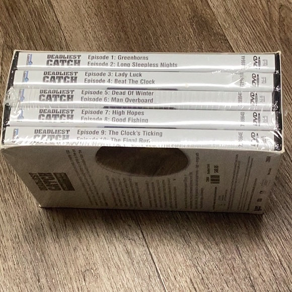 *NEW* Deadliest catch crab fishing show season one all episodes unopened - Picture 2 of 4